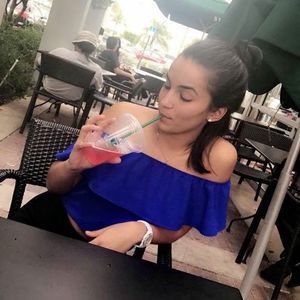 Meet your Posher, Ana karla